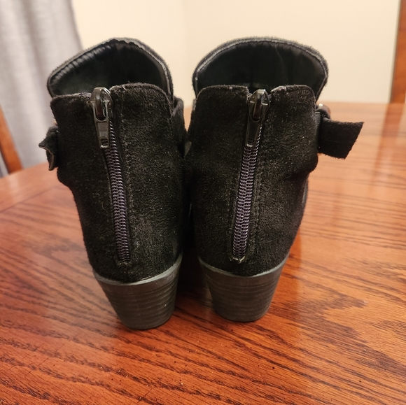 Karyn's Boots - Picture 4 of 7